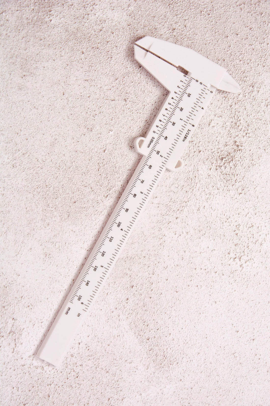 Eyebrow Caliper Ruler – Precise Brow Mapping