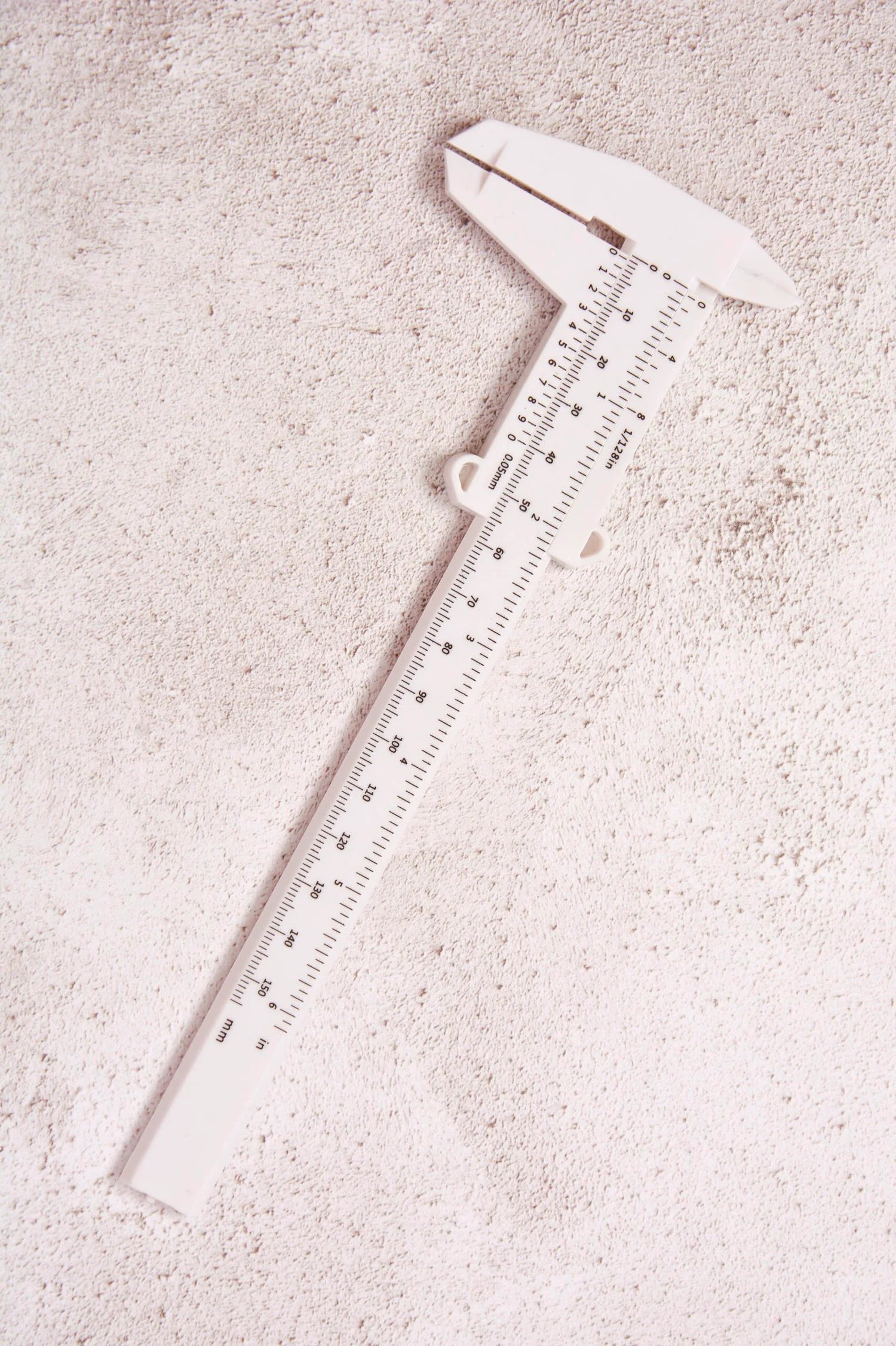 Eyebrow Caliper Ruler – Precise Brow Mapping